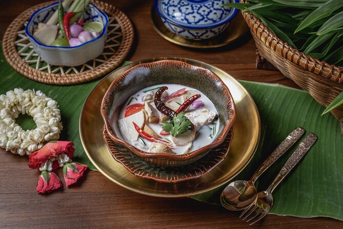 Authentic Thai Cooking with the Largest market visit &TukTuk ride - The teaching style: what chefs like Chef Pim and Chef Alex do well