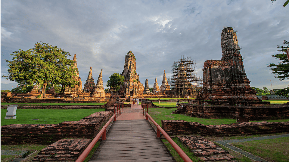 Ayutthaya One Day: Famous Temples & Bang Pa-In Palace Tour - Timing, Heat, and Pacing: How to Avoid Feeling Rushed