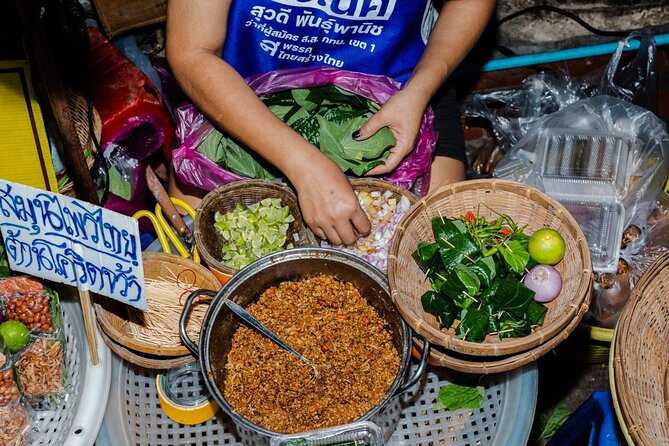 Bangkok: Backstreets Food Tour with 15+ Tastings - The pace: 8–9 stops in 3.5 to 4 hours, with guide and assistant