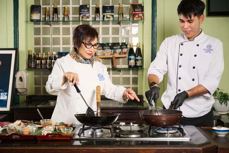 Bangkok: Blue Elephant Thai Cooking Class - Morning market vs afternoon class: pick the right session