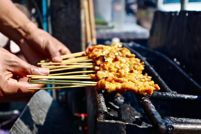 Bangkok by Night Food Tour with 10+ Tastings in Chinatown - Stop-by-Stop: From Big Malls to Chinatown’s Food Engine