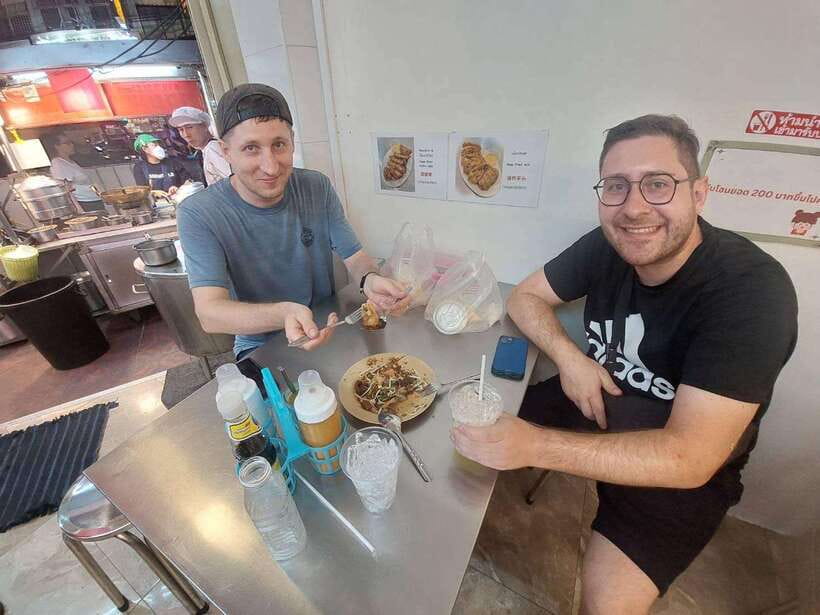 Bangkok: Chinatown Food Tour with Michelin Food Stalls - Dessert and Chinatown tea: the part that sneaks up on you