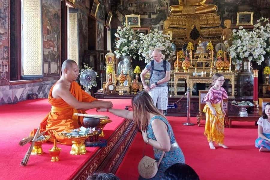 Bangkok: City Highlights and Landmarks Private Walking Tour - Wat Pho and the reclining Buddha (why this temple time matters)