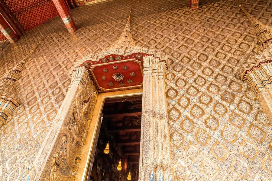Bangkok: City Highlights Temple and Market Walking Tour - Wat Pho options: Reclining Buddha, education walls, and Thai massage origin