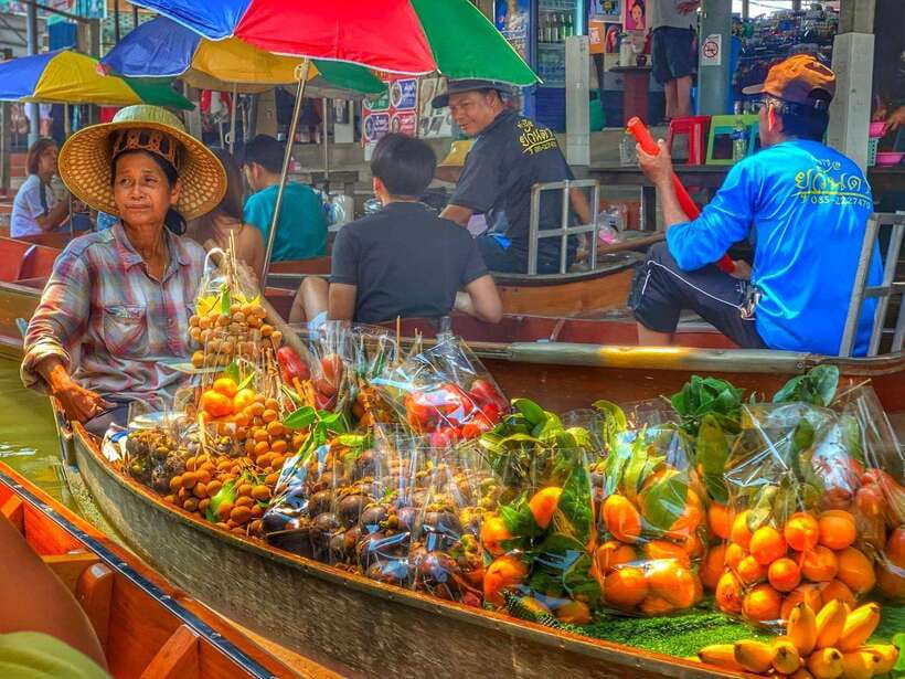Bangkok: Damnoen Saduak and Mae Klong Train Markets - Mae Klong Railway Market: The Commuter Train That Runs Through Stalls