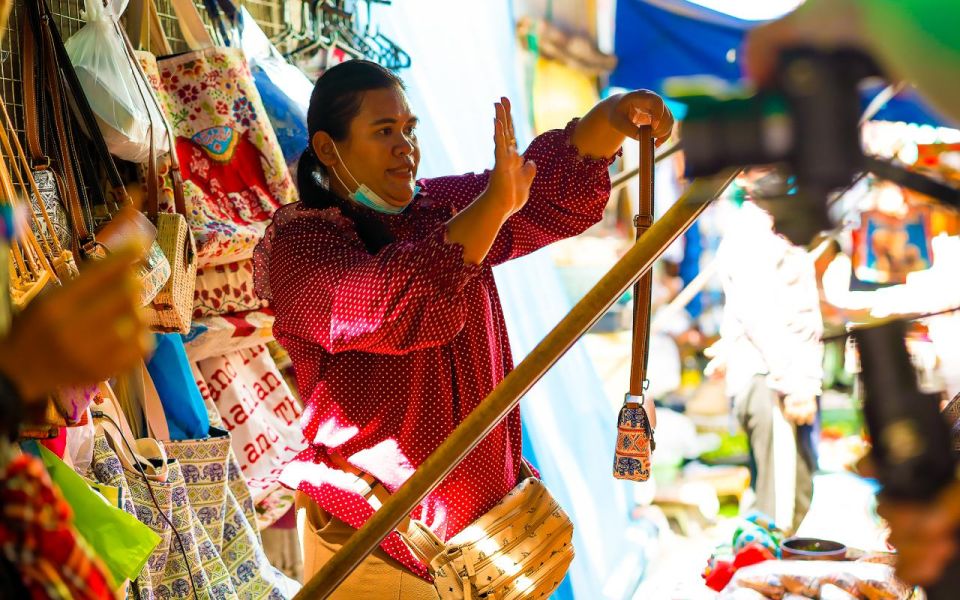 Bangkok: Damnoen Saduak and Train Market with Boat Ride - How much you’re really paying: $27 worth it?