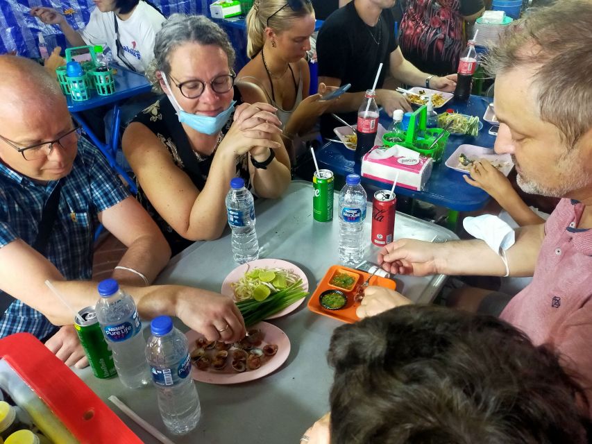 Bangkok: Discover a Taste of Chinatown – 2 Hr Walking Tour - Small Group Size and Night-Market Reality Checks
