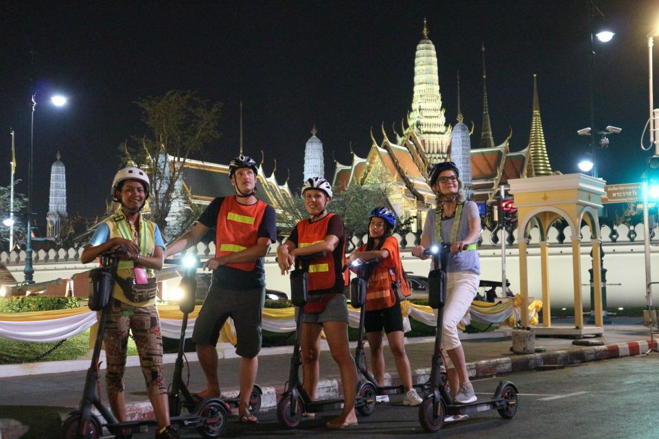 Bangkok: E-Scooter Night Tour with Local Street Food - Training on the scooter: your confidence is part of the product