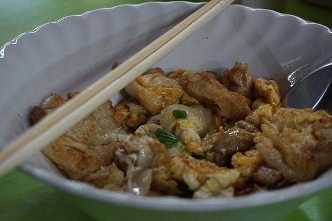 Bangkok Evening Street Food Tuk Tuk Adventure - Guides and group size: why the experience feels personal