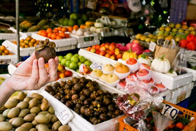 Bangkok Food Tour of Bang Rak with Local Guide - Guides can make or break the night: what to look for in your group