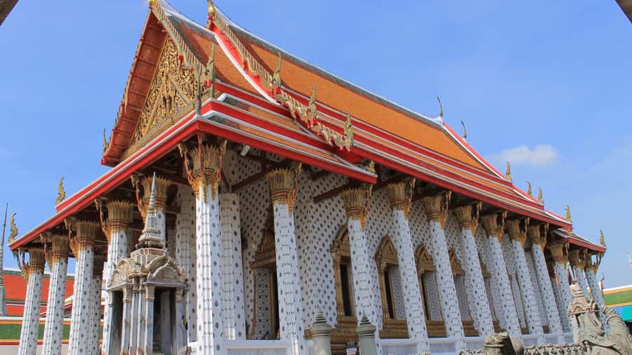 Bangkok: Grand Palace & Wat Pho Half-Day Private Tour - A private cut through Bangkok’s temple overload