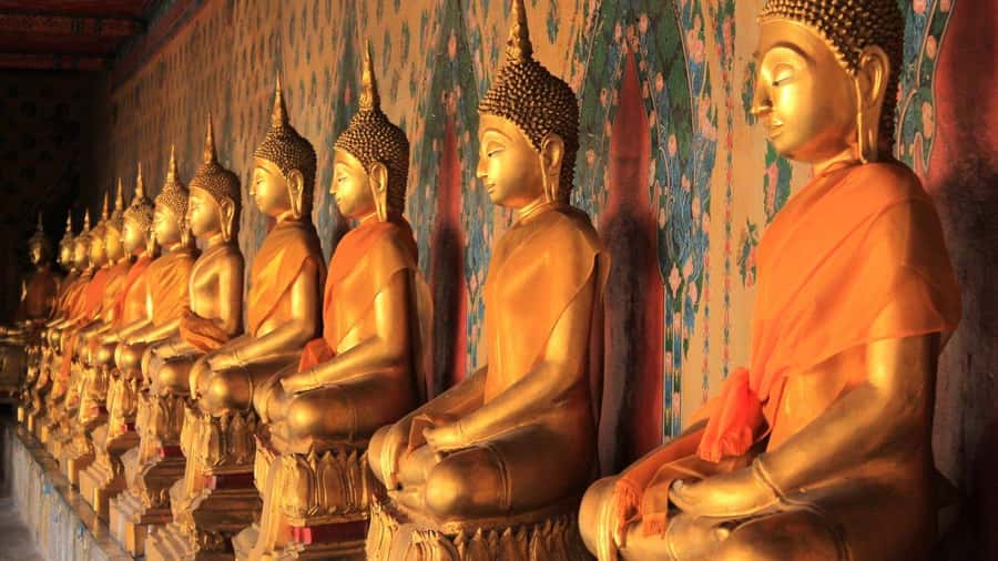 Bangkok: Grand Palace & Wat Pho Half-Day Private Tour - Inside the palace walls: Ramayana paintings and how the symbolism works