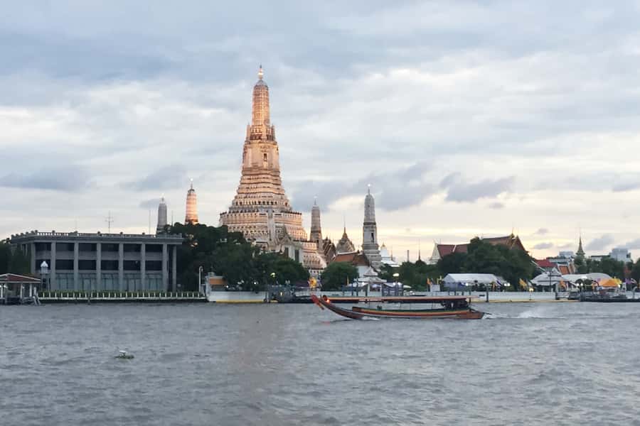 Bangkok in a Day: Must-Visit Highlights Tour with a Guide - Crossing the Chao Phraya to Wat Arun’s 70-meter tower