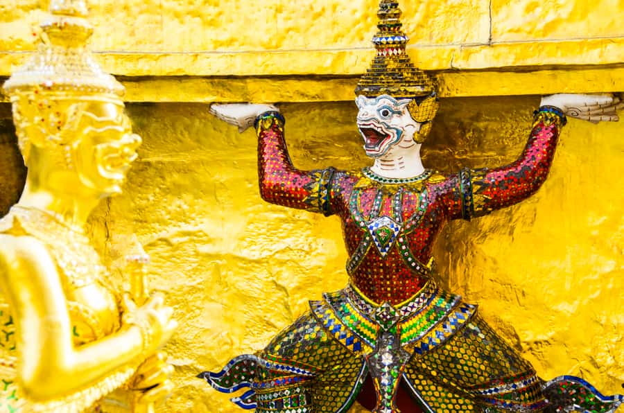 Bangkok in a Day: Must-Visit Highlights Tour with a Guide - Pak Khlong Talat market stop: local life without going off-track