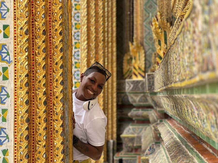 Bangkok in a Day: Must-Visit Highlights Tour with a Guide - Public transport vs private air-conditioned vehicle: choose your day style