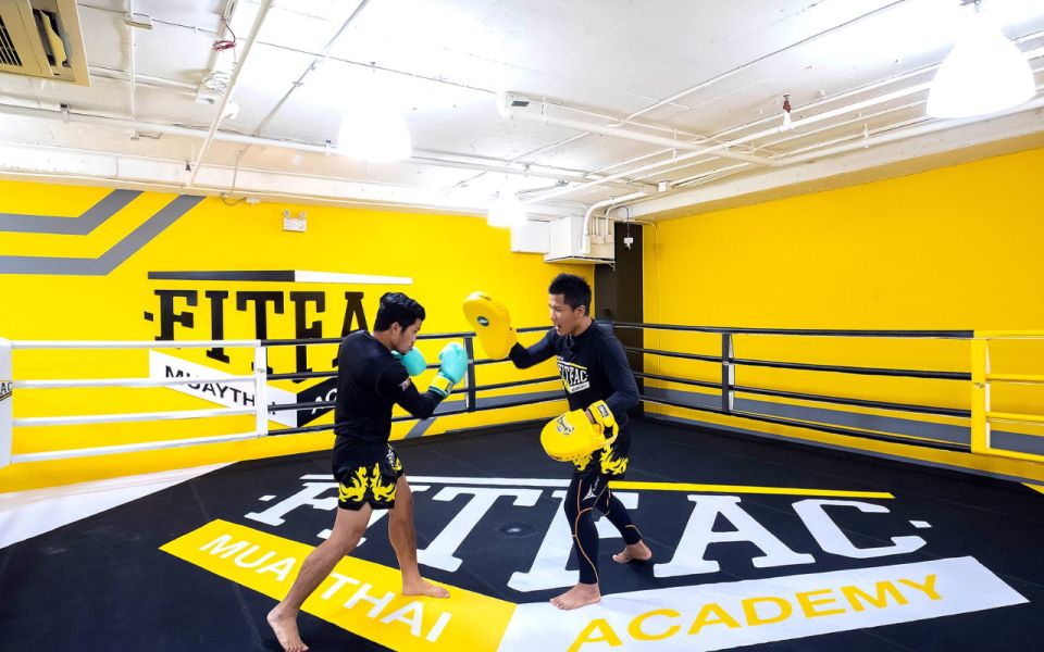 Bangkok: Learn 1-1 Muay Thai + Free Muaythai Shorts & Pickup - The start: arrival, shorts, and what to wear (sportswear only)