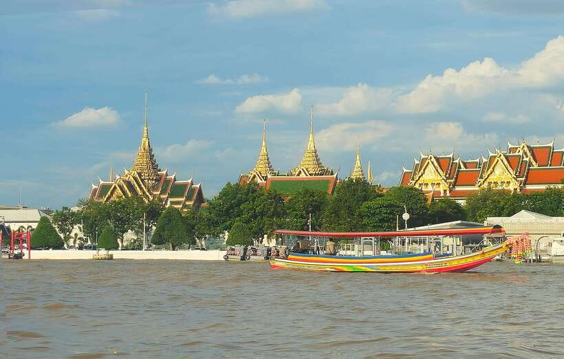 Bangkok Long Boat Canal a Big Buddha & Culture Markets Tour - Your guide matters: English-led, local-host storytelling