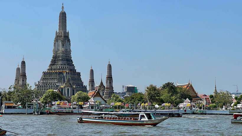 Bangkok: Longtail Boat Canal Tour to Wat Arun - Tha Tian Pier Start: Finding the Boat and Getting Set