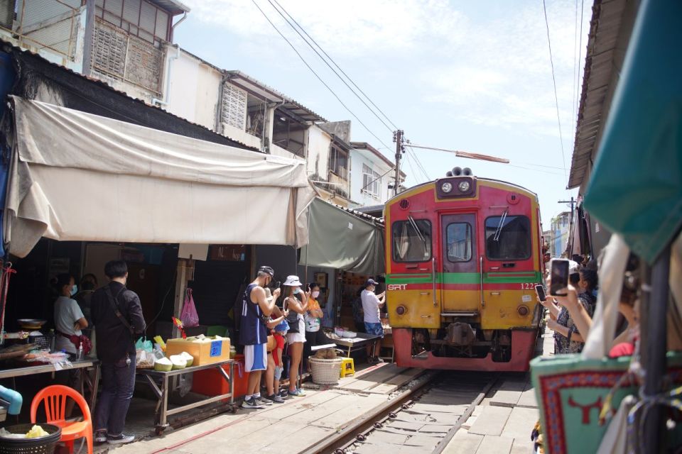 Bangkok: Maeklong Railway Market and Floating Market Tour - What the Half-Day Schedule Really Feels Like
