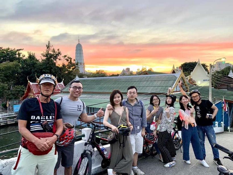 Bangkok: Must-Try Hidden Bike & Food Experience - Wat Kalayanamitr Varamahavihara: Temple Etiquette Meets Real Sightseeing