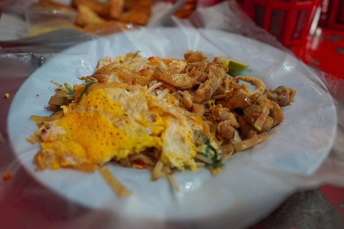 Bangkok Night Michelin Foodie Tour in Chinatown with 15+ tastings - The 8-stop Chinatown route: what you eat and why it matters