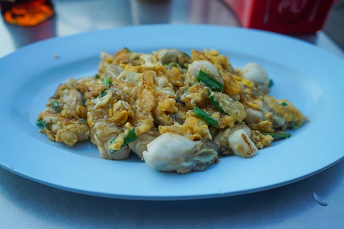 Bangkok Night Michelin Foodie Tour in Chinatown with 15+ tastings - Comfort and chaos reality check: crowds, noise, and how full you’ll be