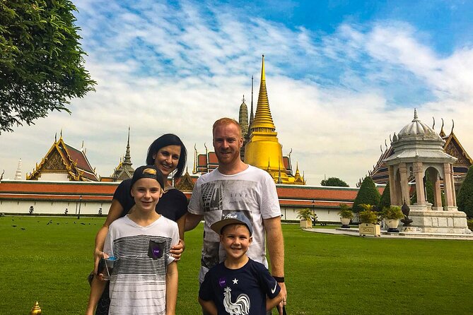 Bangkok Private Custom Tour with a Local Highlights & Hidden Gems - Chinatown streets: gold shops, medicine stores, and food moments