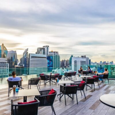 Bangkok: RedSquare Rooftop Bar at Novotel Sukhumvit 4 - The 90-minute flow: what happens during your slot