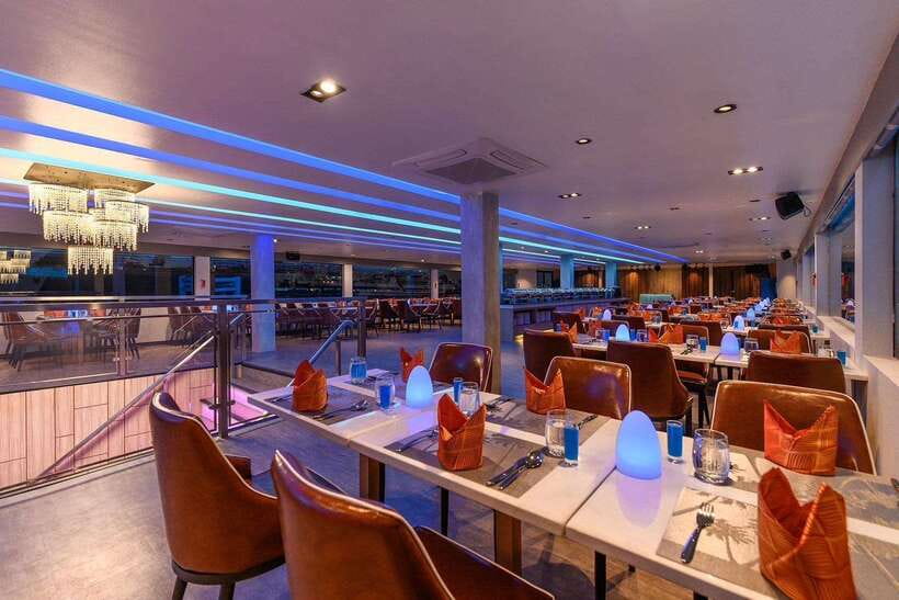 Bangkok: Royal Princess River Dinner Cruise with Live Music - Drinks, water, and that welcome drink you’ll get