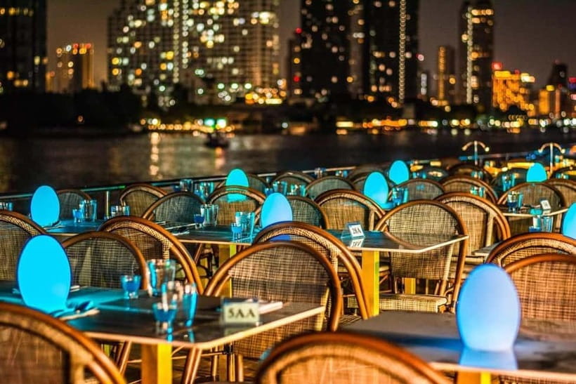 Bangkok: The Planet Dinner Cruise - Chao Phraya at Night: what the Planet dinner cruise feels like