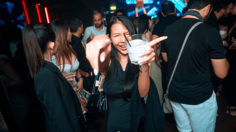 Bangkok: The Speakeasy, Rooftop & Iconic Venues Pub Crawl - Optional Add-Ons: Dinner With Strangers and the Sugar Club late show