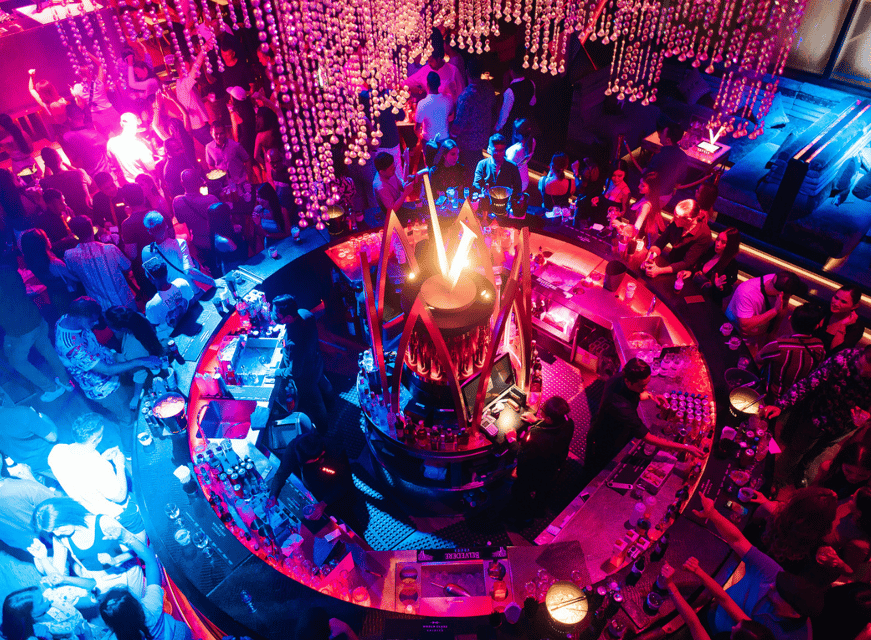 Bangkok: The Speakeasy, Rooftop & Iconic Venues Pub Crawl - The Guides Make It: Dao, Singye, and the Group-Energy Factor