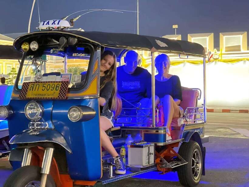 Bangkok Tuk-Tuk by Night with Chinatown Street Food Meal - Wat Arun After Sunset: You Still Get the Night-Prang Glow