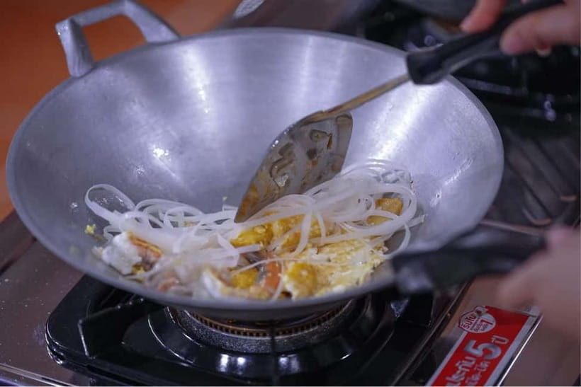 Bangkok: White Lotus Thai Cooking Class with Market Tour - The four dishes you’ll cook (and why the set is smart)