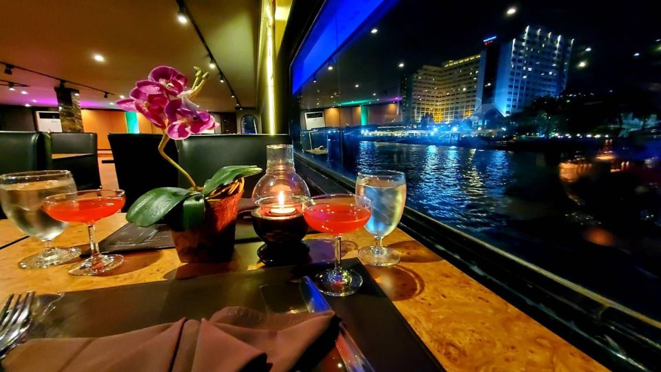 Bangkok: White Orchid Chao Phraya Dinner Cruise - Unlimited Seafood Buffet and Beer: how to eat well without losing your evening