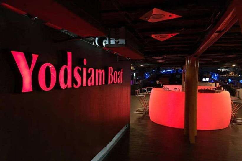 Bangkok: Yodsiam Sightseeing Cruise Snacks & Unlimited Beer - Snacks and Drinks: Fried Chicken, Snack Buffets, and What That Means for Value