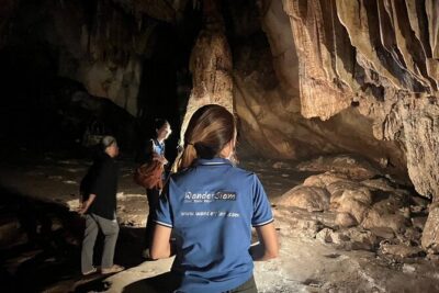 Chiang Dao Cave & 5 Hill Tribe villages - Chiang Dao Cave by lantern: big formations, bats, and narrow crawl sections