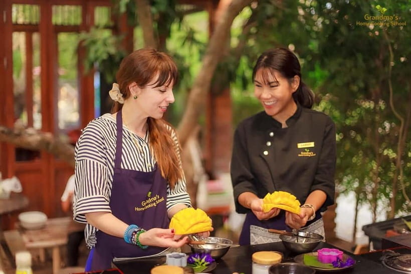 Chiang Mai: Authentic Cooking Class with Market & Farm Visit - Getting There: Pickup Timing, Van Ride, and When to Be Ready