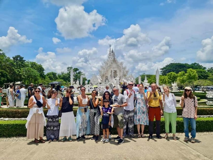 Chiang Mai: Chiang Rai Famous Temples & Hot Springs Day Trip - Mae Kachan Hot Spring Break: Stretch, Snap Photos, Move On