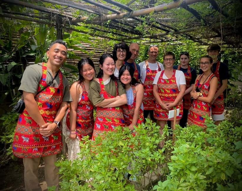 Chiang Mai: Cooking Class, Market and Thai Herbs Garden Tour - First stop: getting to the market (and why it matters)