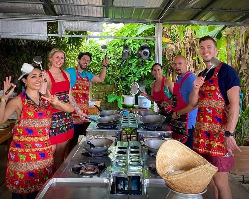 Chiang Mai: Cooking Class, Market and Thai Herbs Garden Tour - Eating Thai style in the organic kitchen garden