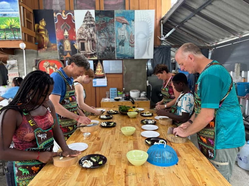 Chiang Mai: Cooking Class with Market Tour and Pickup - Timing and Value: Does $25 Feel Like a Win?