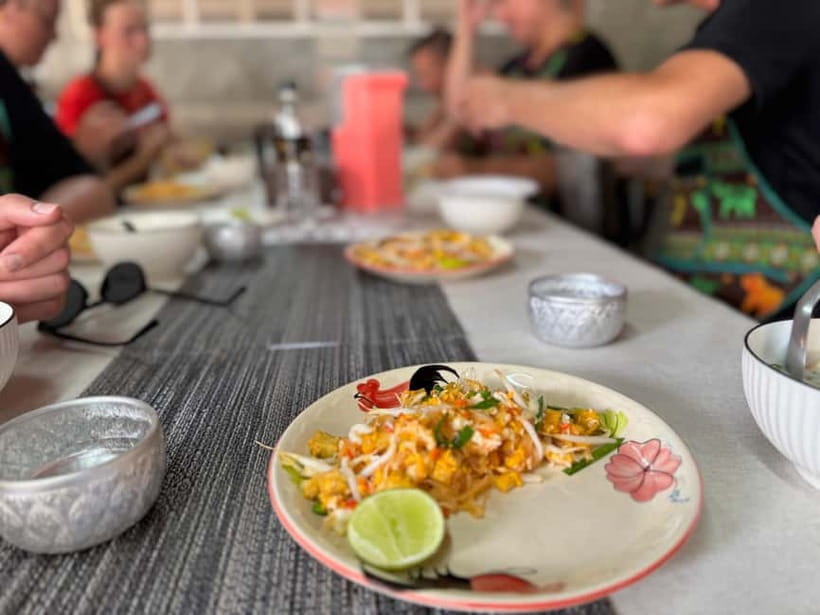 Chiang Mai: Cooking Class with Market Tour and Pickup - Inside Daddy’s Kitchen: Thai Lanna Home-Style Cooking With Real Hands-On Time