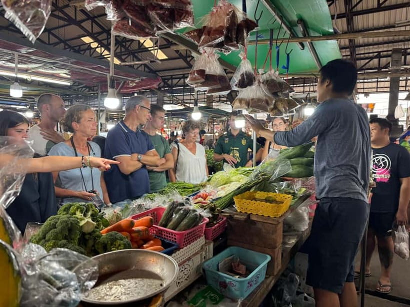 Chiang Mai: Cooking Class with Market Tour and Pickup - Your Menu Choices: What You’ll Cook (and Eat) During the 3.5 Hours