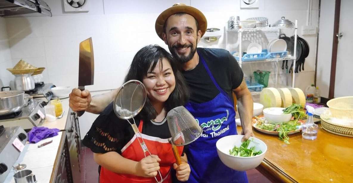 Chiang Mai: Evening Cooking Class and Local Market Visit - Second Stop: The Organic Garden Walk (Herbs Aren’t Magic, They’re Plants)