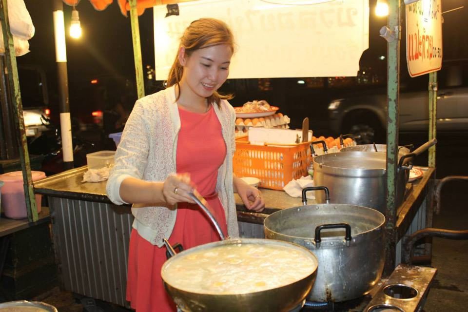 Chiang Mai: Evening Local Street Food Market Tour - Key Points You’ll Care About