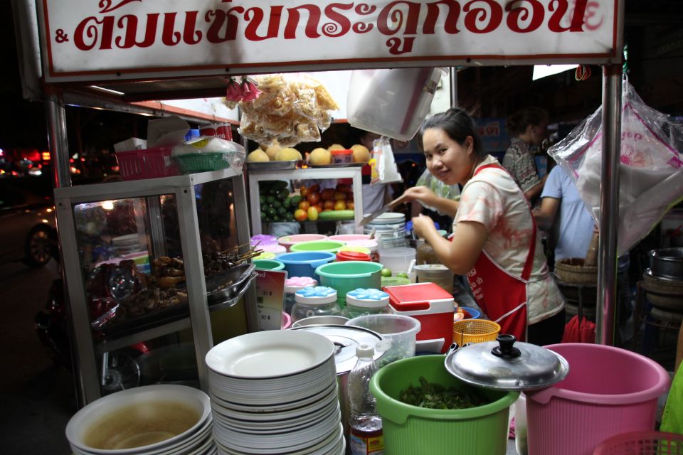Chiang Mai: Evening Local Street Food Market Tour - Food-Savvy Tips for a Stress-Free Night