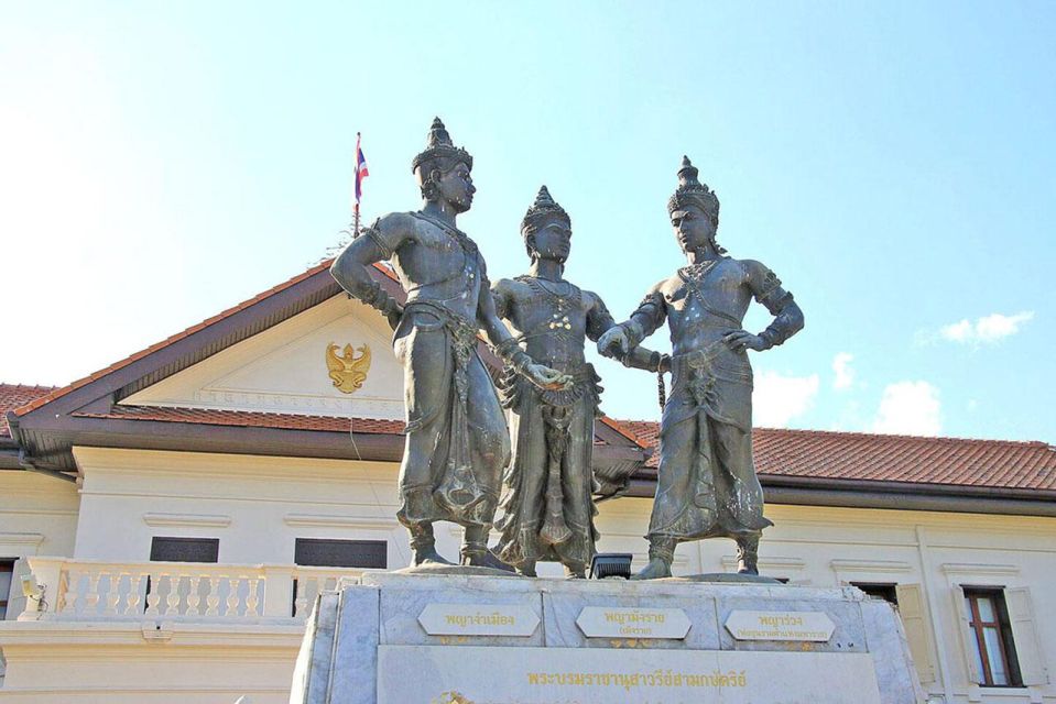 Chiang Mai: Exploration of Old City by Private Tuk-Tuk - Entrance fees, dress code, and heat-proofing your half day