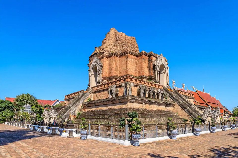 Chiang Mai: Exploration of Old City by Private Tuk-Tuk - Wat Sri Suphan: the Silver Temple and the craft you can actually see
