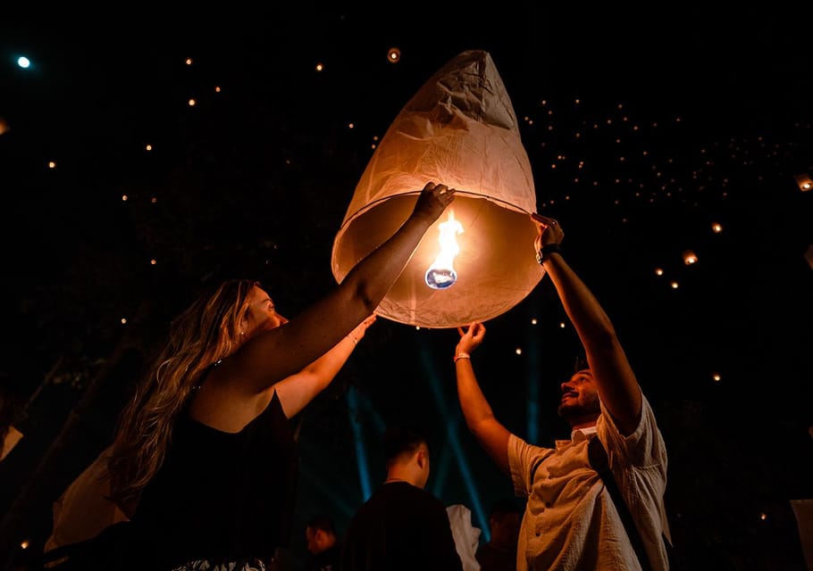 Chiang Mai: Heaven Lantern Festival Ticket with Dinner 2025 - Central Chiang Mai meeting point: queues, heat, and your best strategy